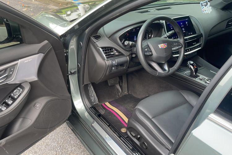 Used Cadillac CT5 2022 28T Luxury Edition Driver Seat