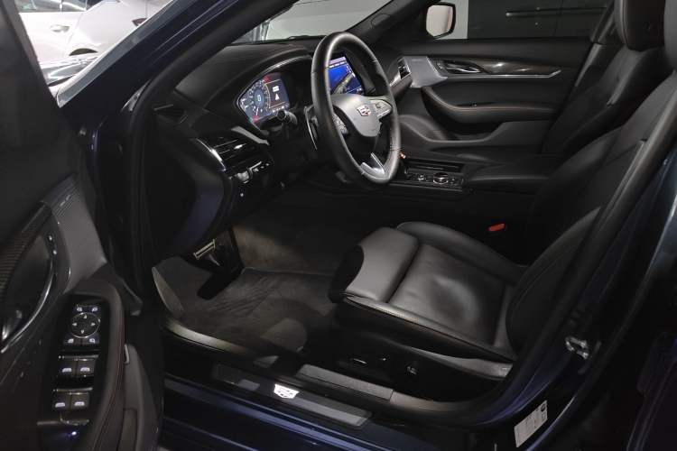 Used Cadillac CT5 2022 28T Platinum Edition Driver Seat