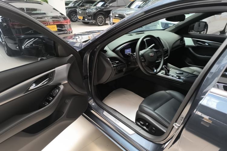 Used Cadillac CT5 2022 28T Luxury Edition Driver Seat