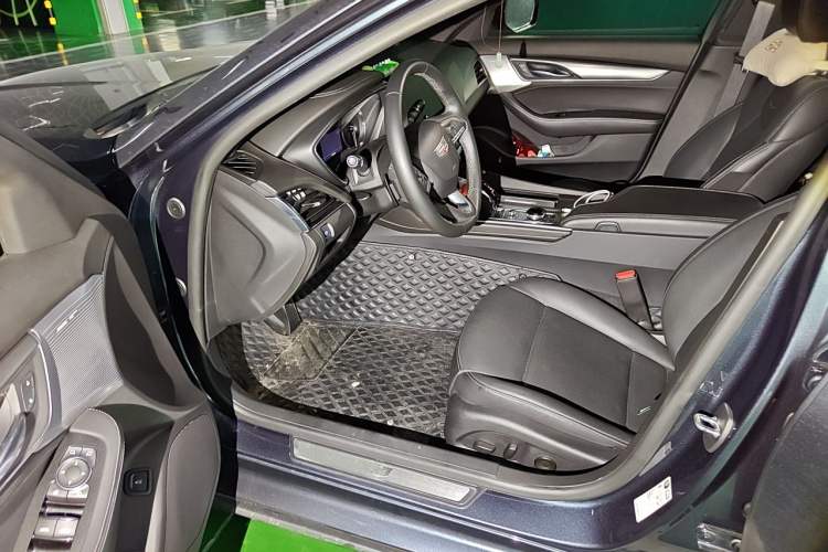 Used Cadillac CT5 2022 28T Luxury Edition Driver Seat