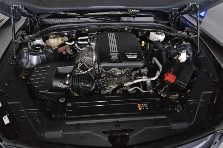Used Cadillac CT5 2022 28T Platinum Edition Engine Bay
