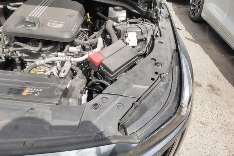 Used Cadillac CT5 2022 28T Platinum Edition Engine Bay Left