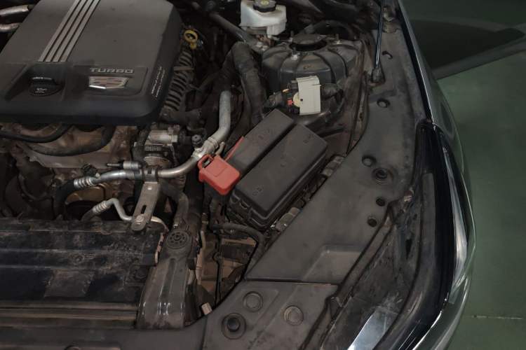 Used Cadillac CT5 2022 28T Luxury Edition Engine Bay Left