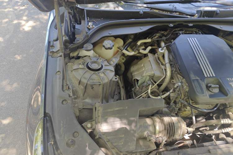 Used Cadillac CT5 2022 28T Luxury Version (Standard Edition) Engine Bay Right