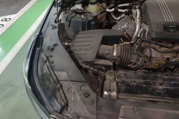Used Cadillac CT5 2022 28T Luxury Edition Engine Bay Right