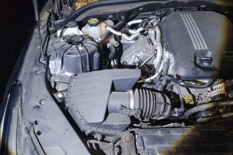 Used Cadillac CT5 2022 28T Luxury Version (Standard Edition) Engine Bay Right