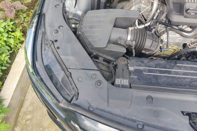 Used Cadillac CT5 2022 28T Platinum Edition Engine Bay Right