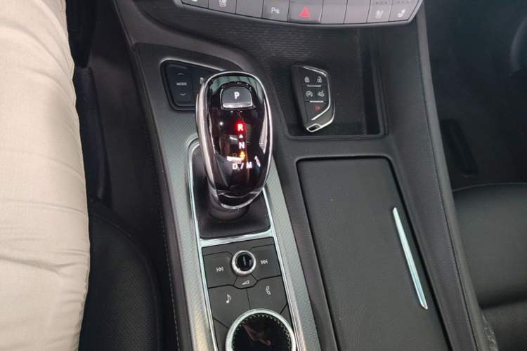 Used Cadillac CT5 2022 28T Luxury Edition Gear Lever