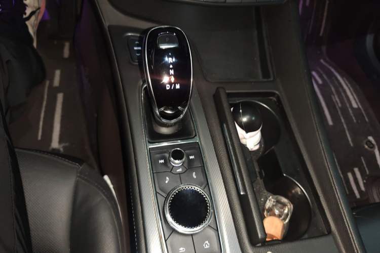 Used Cadillac CT5 2022 28T Luxury Edition Gear Lever