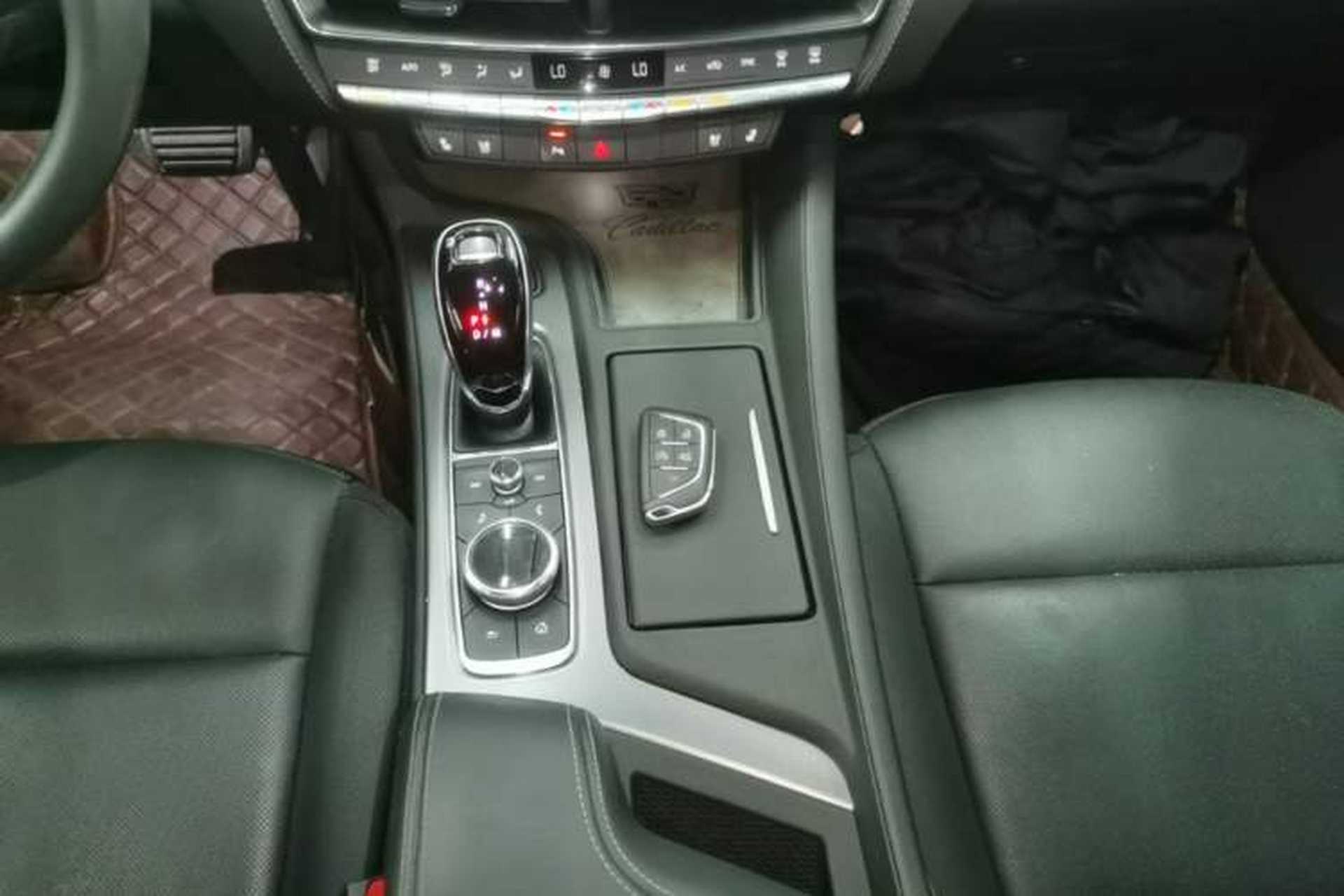 Used Cadillac CT5 2022 28T Luxury Edition Gear Lever