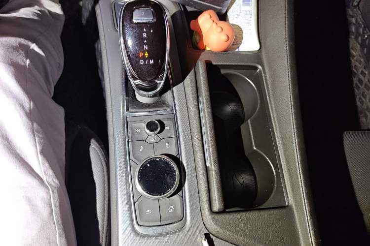 Used Cadillac CT5 2022 28T Luxury Edition Gear Lever