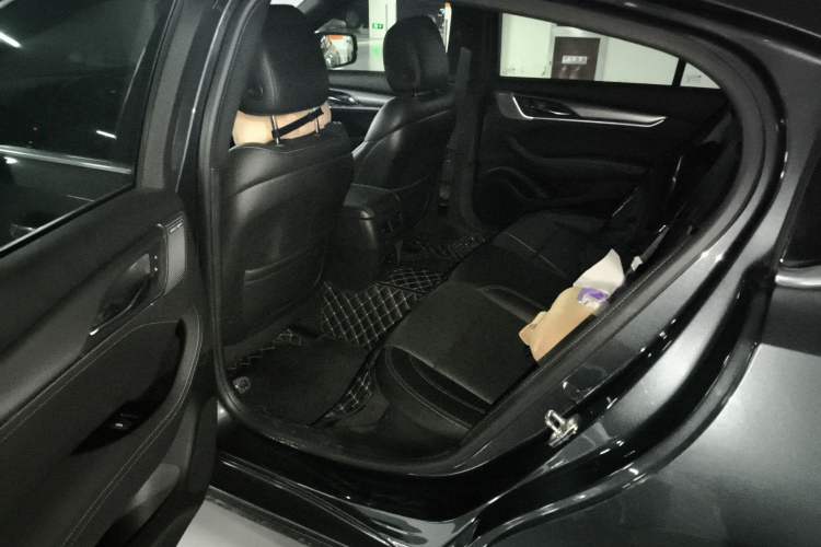 Used Cadillac CT5 2022 28T Luxury Edition Interior 4