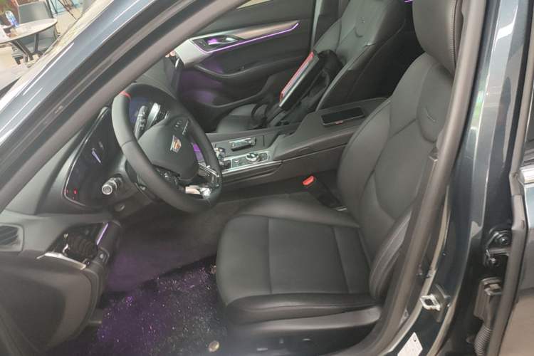 Used Cadillac CT5 2022 28T Luxury Version (Standard Edition) Left Front Seat