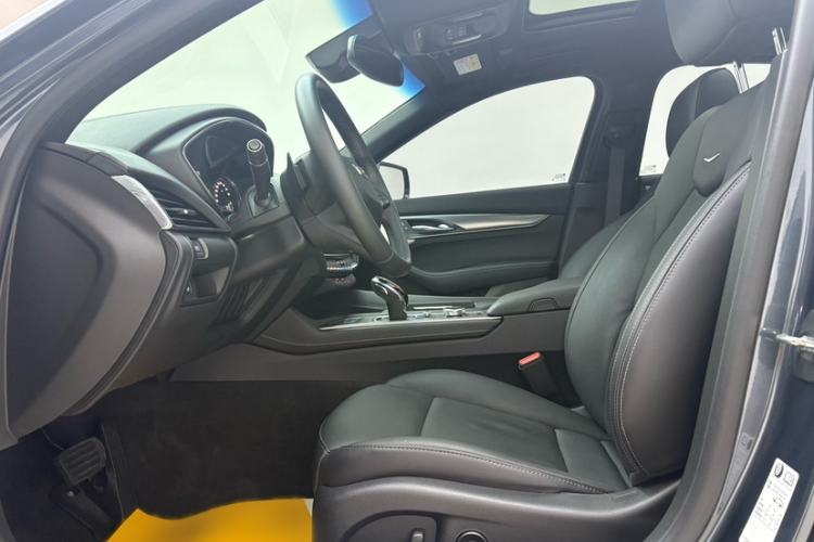 Used Cadillac CT5 2022 28T Luxury Edition Left Front Seat