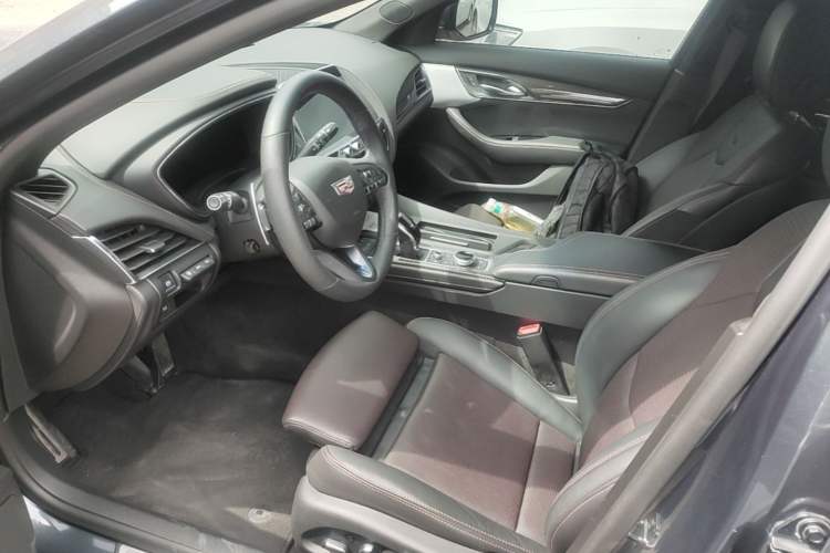 Used Cadillac CT5 2022 28T Platinum Edition Left Front Seat
