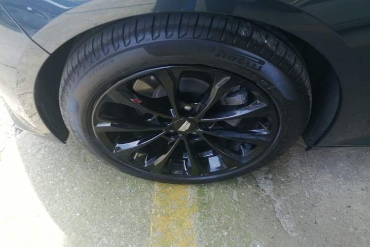 Used Cadillac CT5 2022 28T Luxury Version (Standard Edition) Left Front Wheel Hub