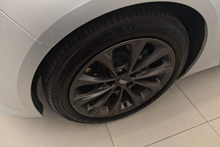 Used Cadillac CT5 2022 28T Luxury Version (Standard Edition) Left Front Wheel Hub