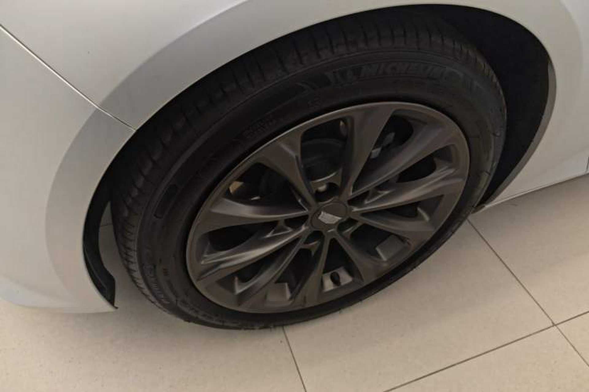 Used Cadillac CT5 2022 28T Luxury Version (Standard Edition) Left Front Wheel Hub
