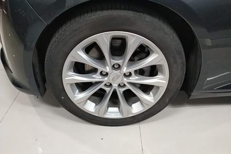 Used Cadillac CT5 2022 28T Luxury Version (Standard Edition) Left Front Wheel Hub