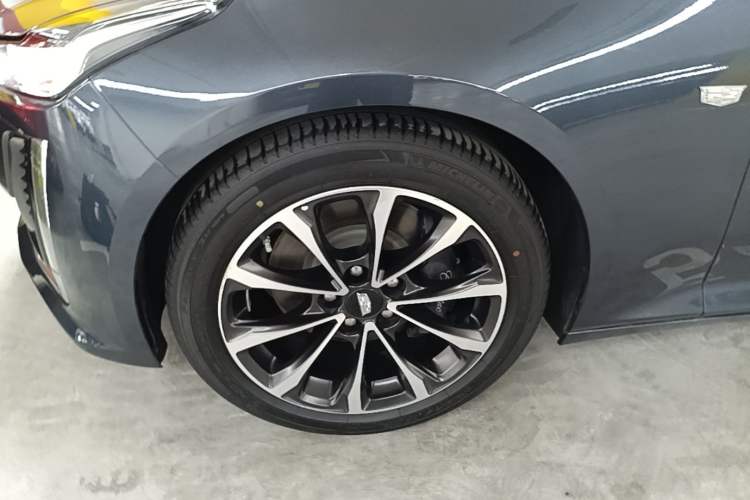 Used Cadillac CT5 2022 28T Prestige Edition Left Front Wheel Hub