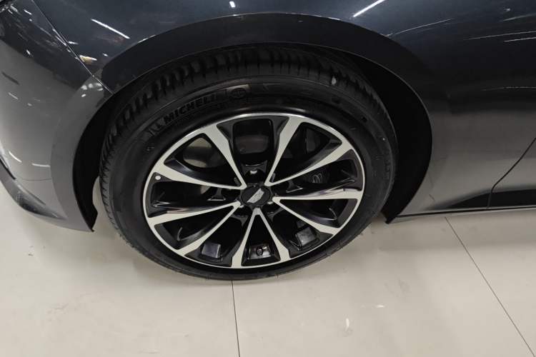 Used Cadillac CT5 2022 28T Prestige Edition Left Front Wheel Hub