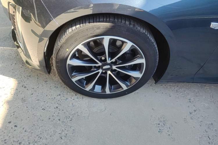 Used Cadillac CT5 2022 28T Prestige Edition Left Front Wheel Hub