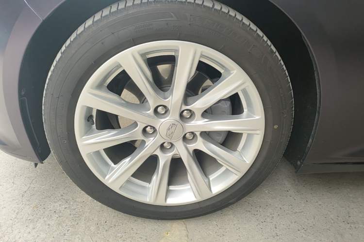 Used Cadillac CT5 2022 28T Fashion Edition Left Front Wheel Hub