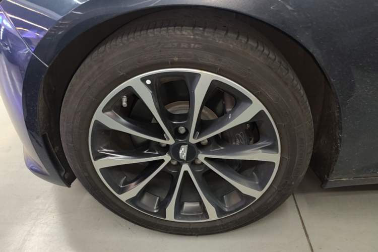 Used Cadillac CT5 2022 28T Prestige Edition Left Front Wheel Hub