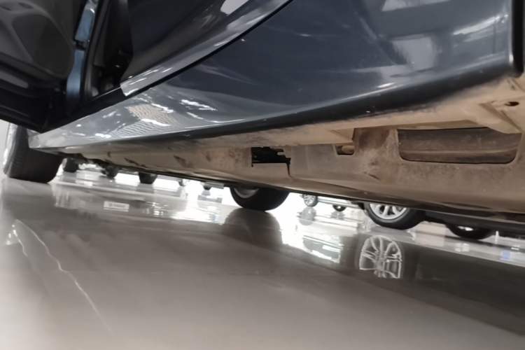 Used Cadillac CT5 2022 28T Luxury Version (Standard Edition) Left Side Sill