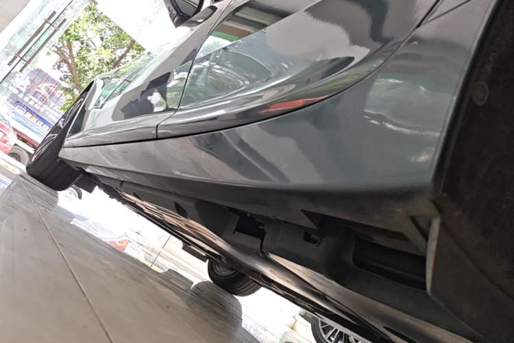 Used Cadillac CT5 2022 28T Prestige Edition Left Side Sill