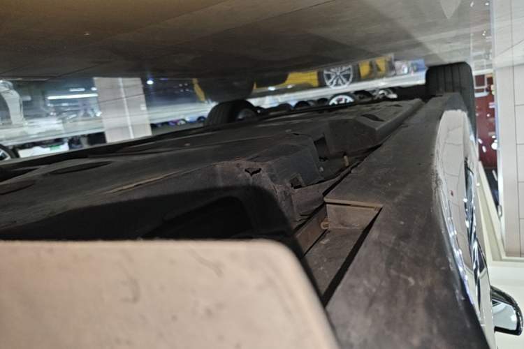 Used Cadillac CT5 2022 28T Luxury Version (Standard Edition) Left Side Sill