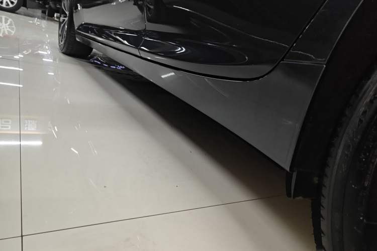 Used Cadillac CT5 2022 28T Prestige Edition Left Side Sill