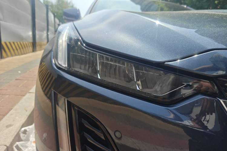 Used Cadillac CT5 2022 28T Luxury Version (Standard Edition) Right Front Headlight