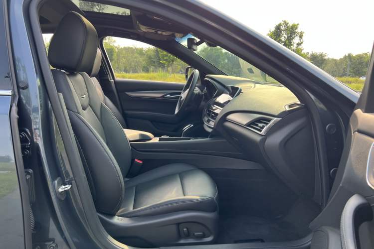 Used Cadillac CT5 2022 28T Luxury Version (Standard Edition) Right Front Seat