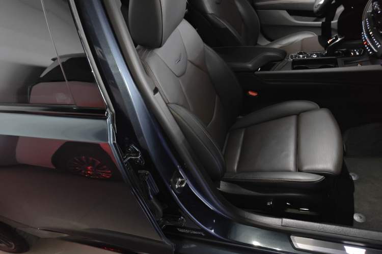 Used Cadillac CT5 2022 28T Platinum Edition Right Front Seat