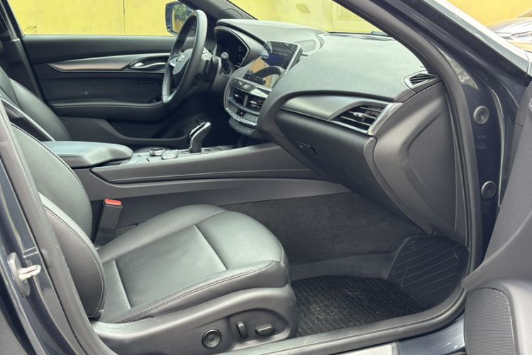 Used Cadillac CT5 2022 28T Prestige Edition Right Front Seat