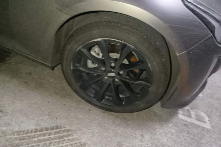 Used Cadillac CT5 2022 28T Luxury Version (Standard Edition) Right Front Wheel Hub