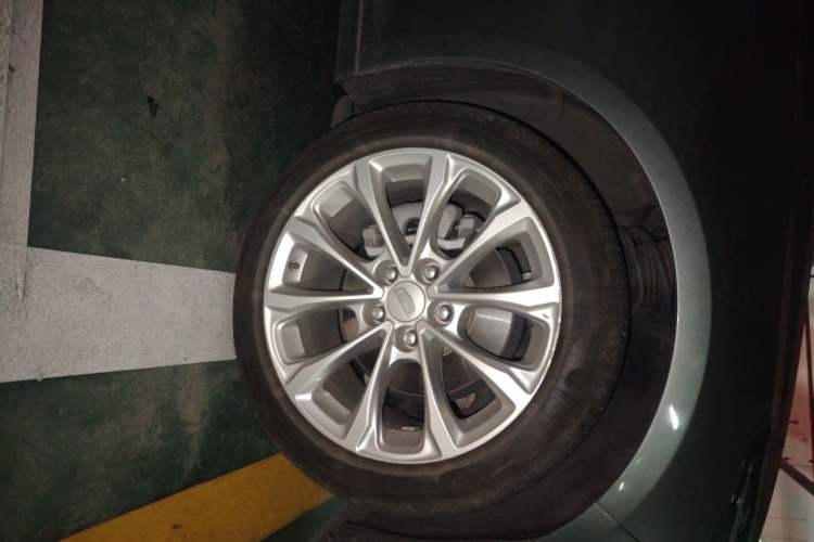 Used Cadillac CT5 2022 28T Luxury Version (Standard Edition) Right Front Wheel Hub