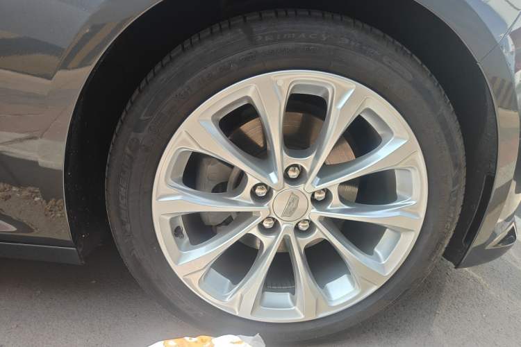 Used Cadillac CT5 2022 28T Luxury Version (Standard Edition) Right Front Wheel Hub