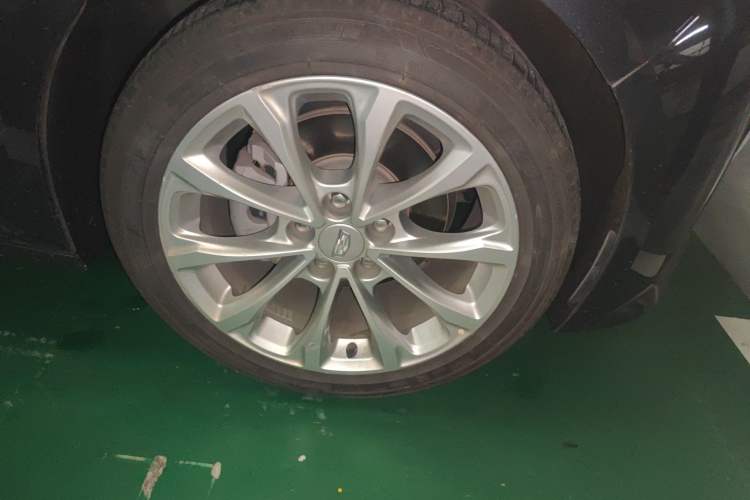 Used Cadillac CT5 2022 28T Luxury Version (Standard Edition) Right Front Wheel Hub