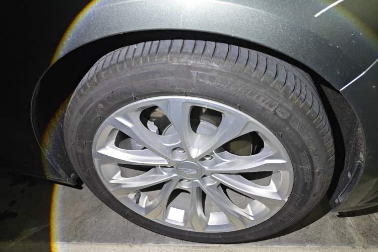 Used Cadillac CT5 2022 28T Luxury Version (Standard Edition) Right Front Wheel Hub