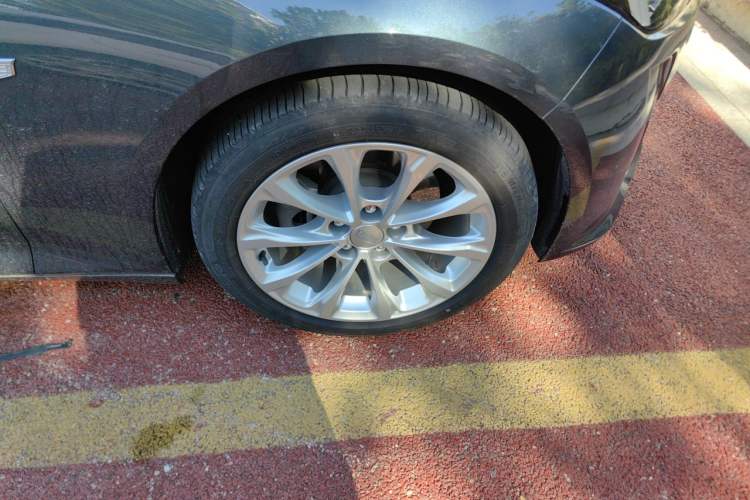 Used Cadillac CT5 2022 28T Luxury Version (Standard Edition) Right Front Wheel Hub