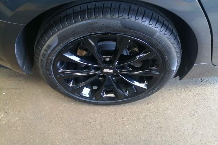 Used Cadillac CT5 2022 28T Luxury Version (Standard Edition) Right Rear Wheel Hub
