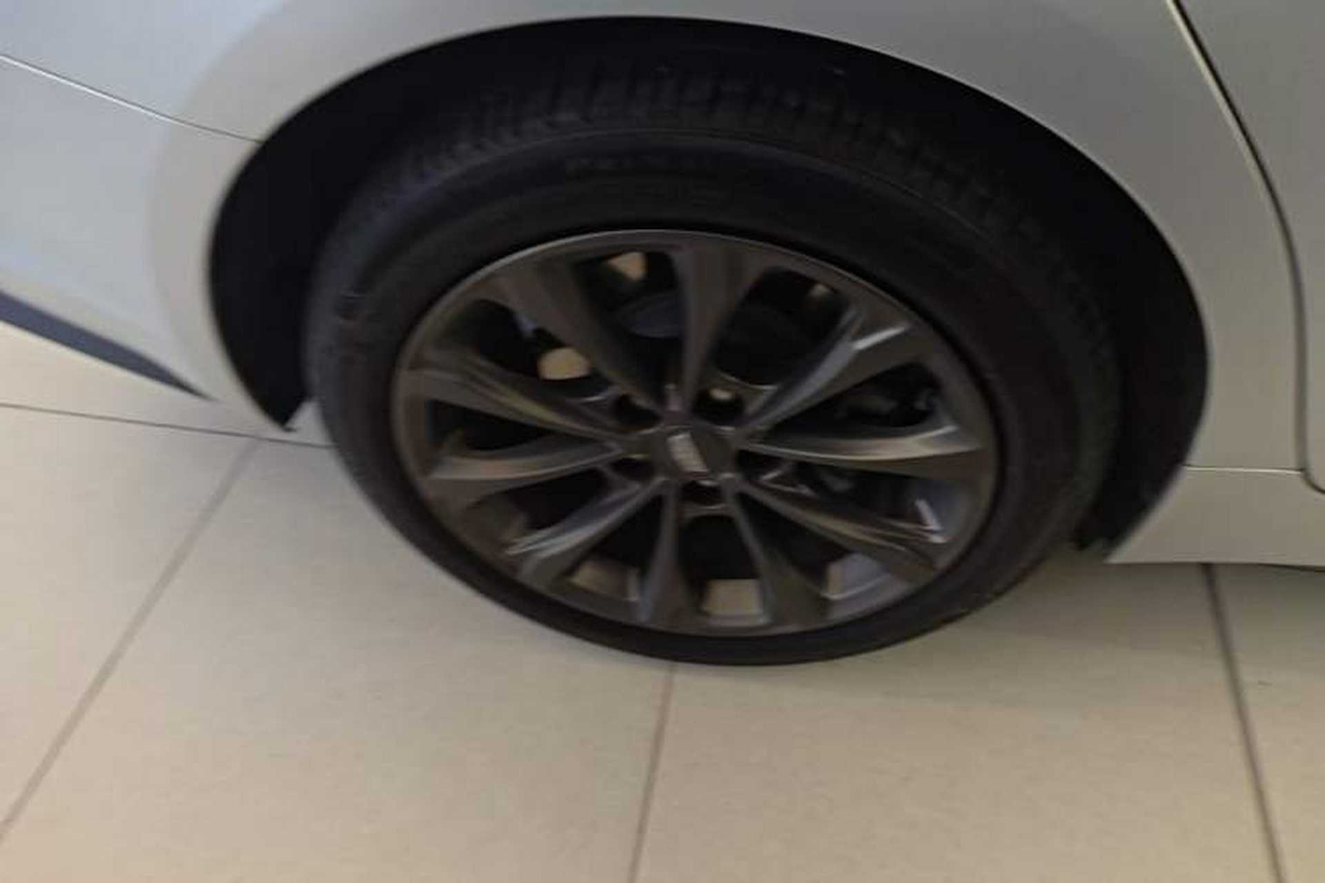 Used Cadillac CT5 2022 28T Luxury Version (Standard Edition) Right Rear Wheel Hub