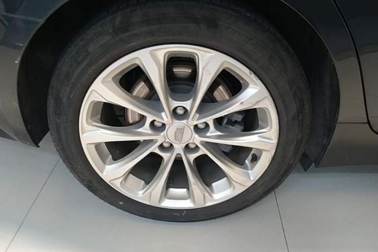 Used Cadillac CT5 2022 28T Luxury Version (Standard Edition) Right Rear Wheel Hub