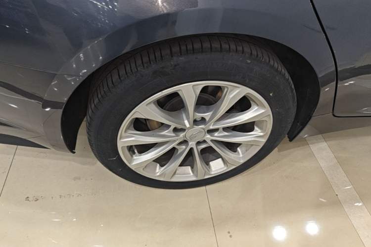 Used Cadillac CT5 2022 28T Luxury Version (Standard Edition) Right Rear Wheel Hub