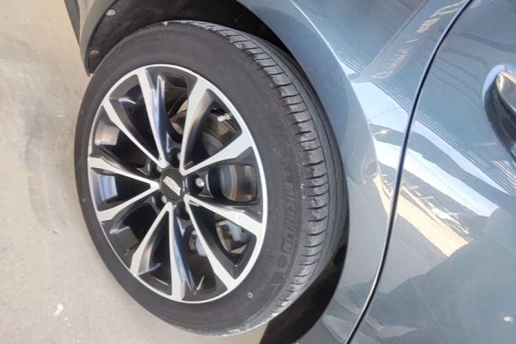 Used Cadillac CT5 2022 28T Prestige Edition Right Rear Wheel Hub