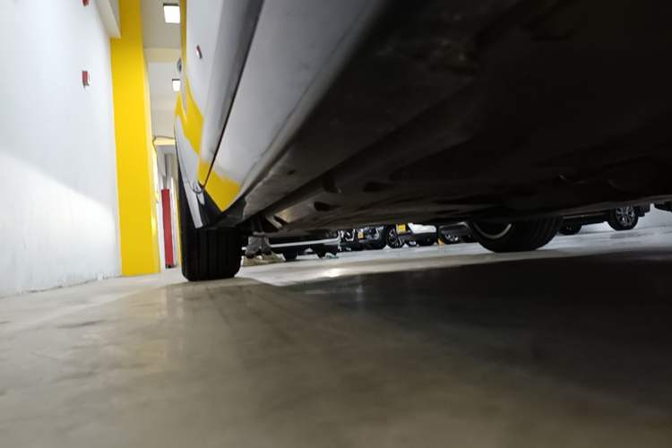 Used Cadillac CT5 2022 28T Prestige Edition Right Side Sill