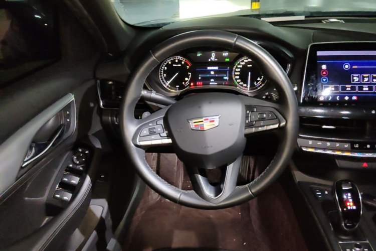 Used Cadillac CT5 2022 28T Fashion Edition Steering Wheel