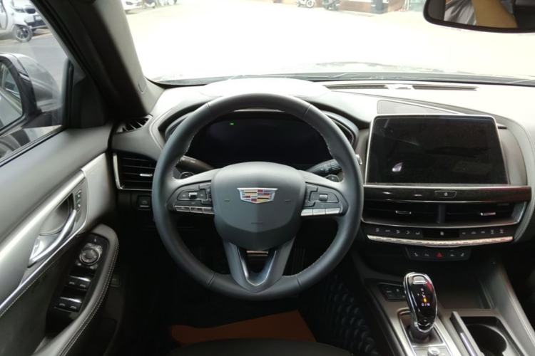 Used Cadillac CT5 2022 28T Prestige Edition Steering Wheel